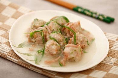 《如龙8》先导预告：主角一丝不挂登场